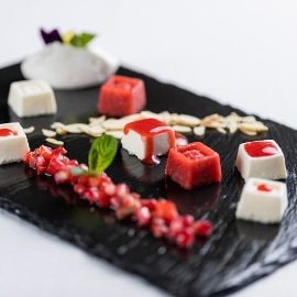 Panna Cotta s jagodama, korijanderom i šipkom