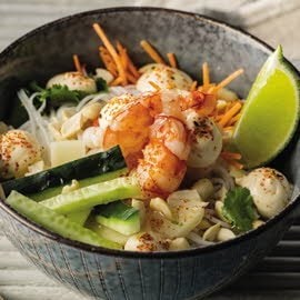 Salata s rižinim rezancima  s tajlandskim preljevom Salata s rižinim rezancima  s tajlandskim preljevom