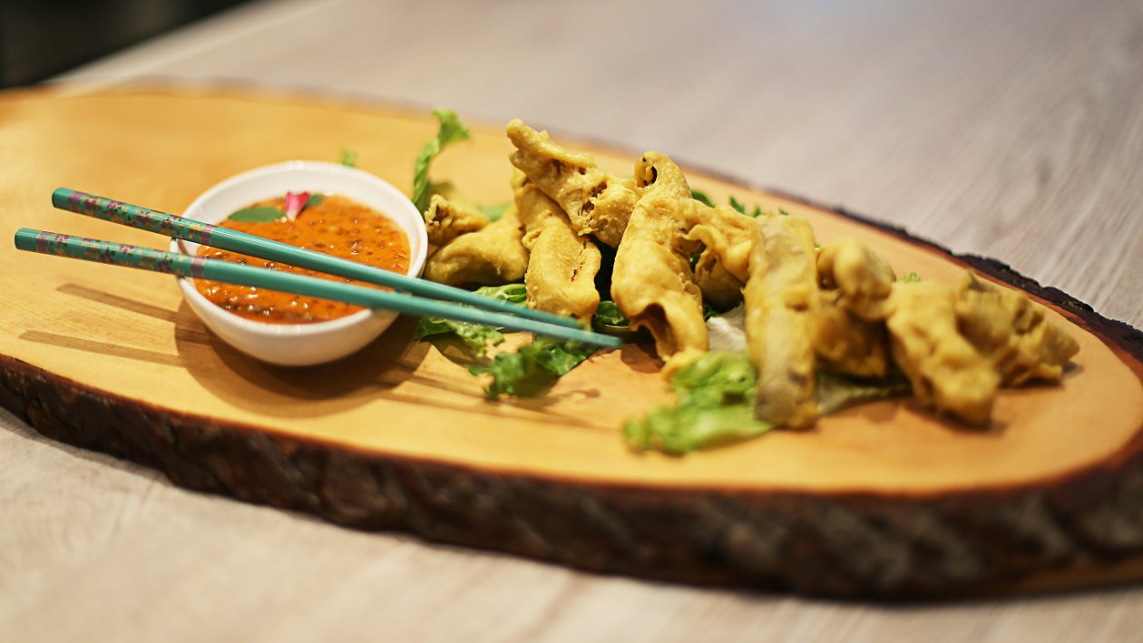 Bukovače u tempuri od slanutka s dipom od rajčice i đumbira – - Recept