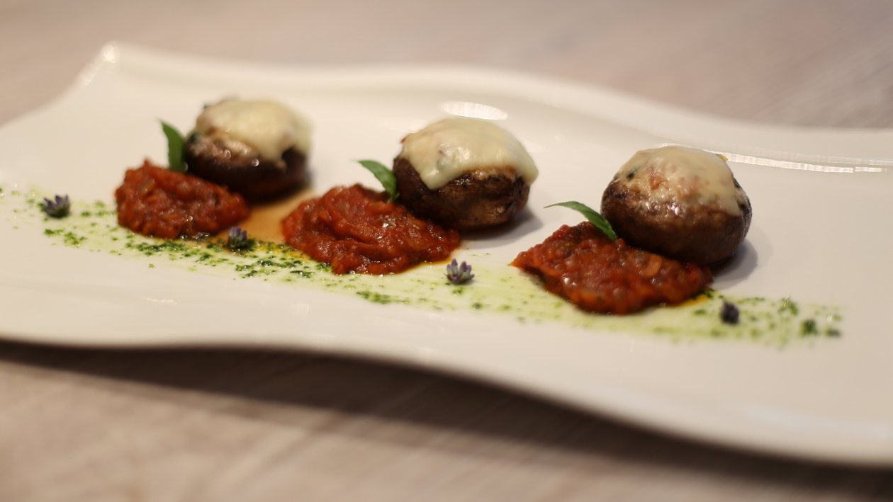 Portobello gljive punjene s puretinom i chilliem – - Recept