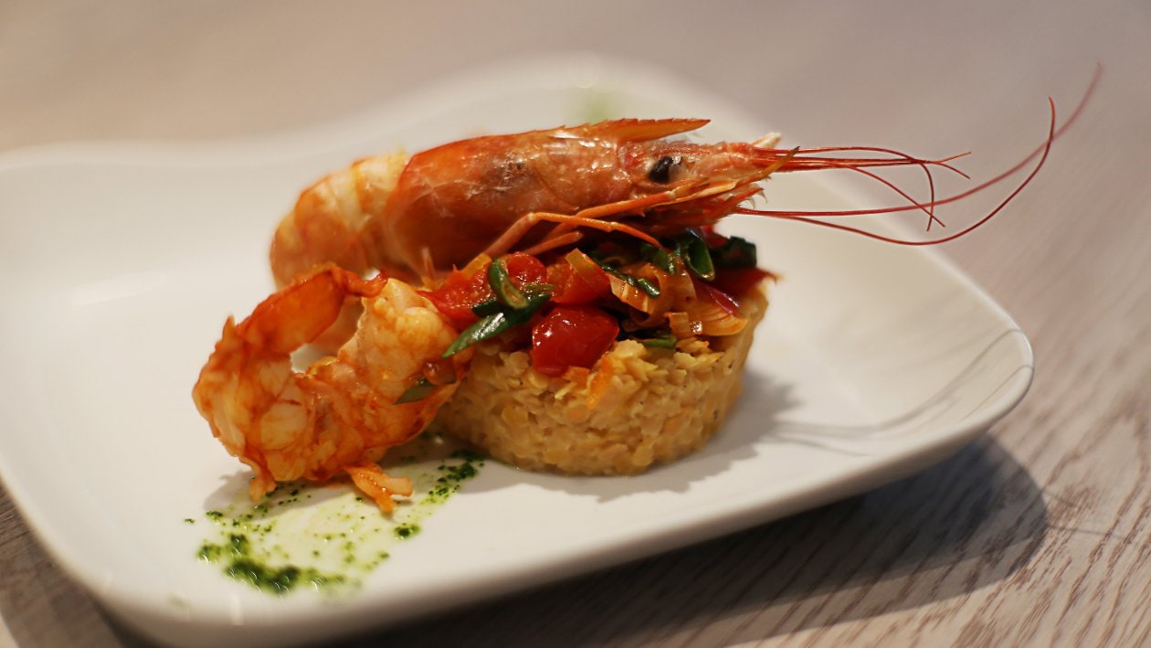 Crvena leća s mladim lukom i kozicama – - Recept