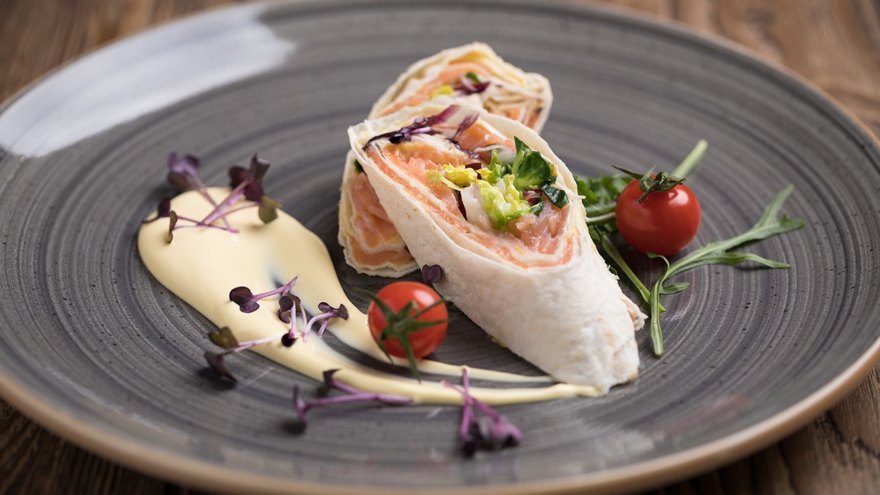 Tortilja s lososom i holandskim umakom – - Recept