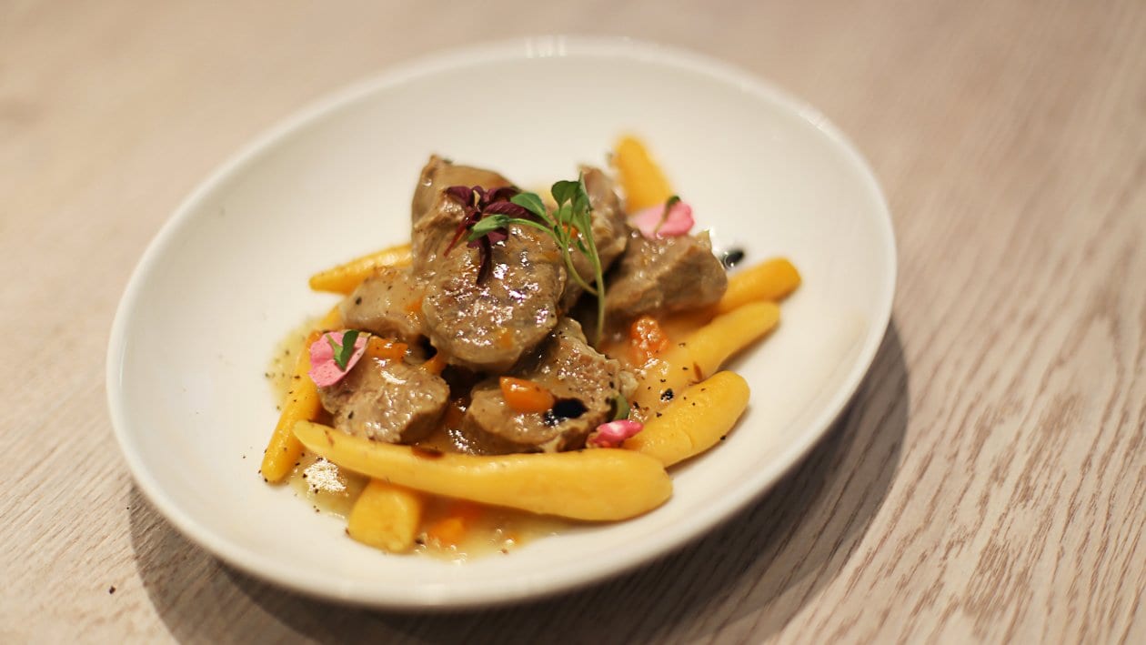 Valjušci od batata s raguom od teletine – - Recept
