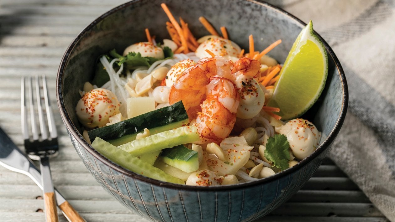 Salata s rižinim rezancima  s tajlandskim preljevom – - Recept